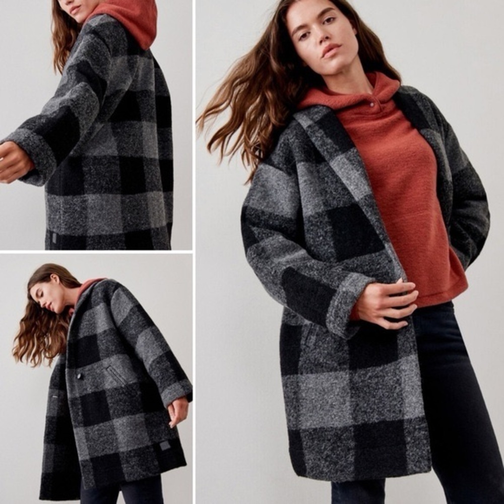 ROOTS SEYMOUR wool black and white plaid zip up coat (XS)